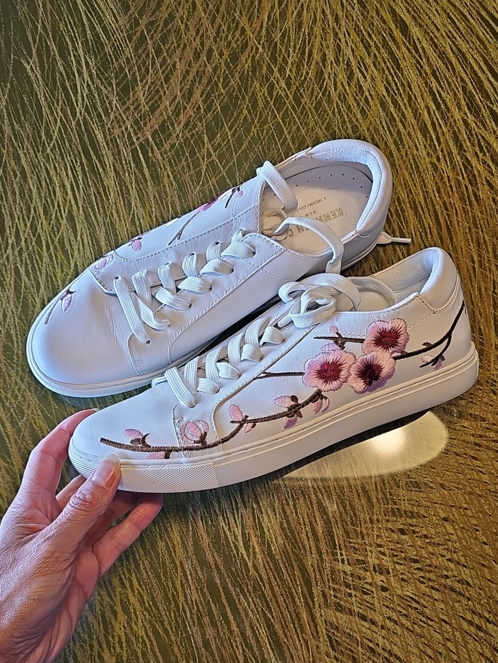 Kenneth Cole White Floral Embroidered Women’s Sneakers - Pink Cherry Blossom 9M